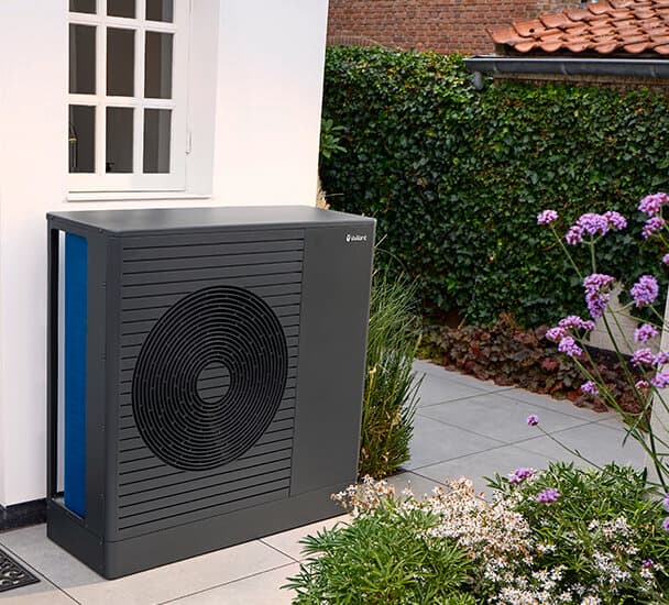 Tepelné čerpadlo typu vzduch–voda aroTHERM pro pod oknem