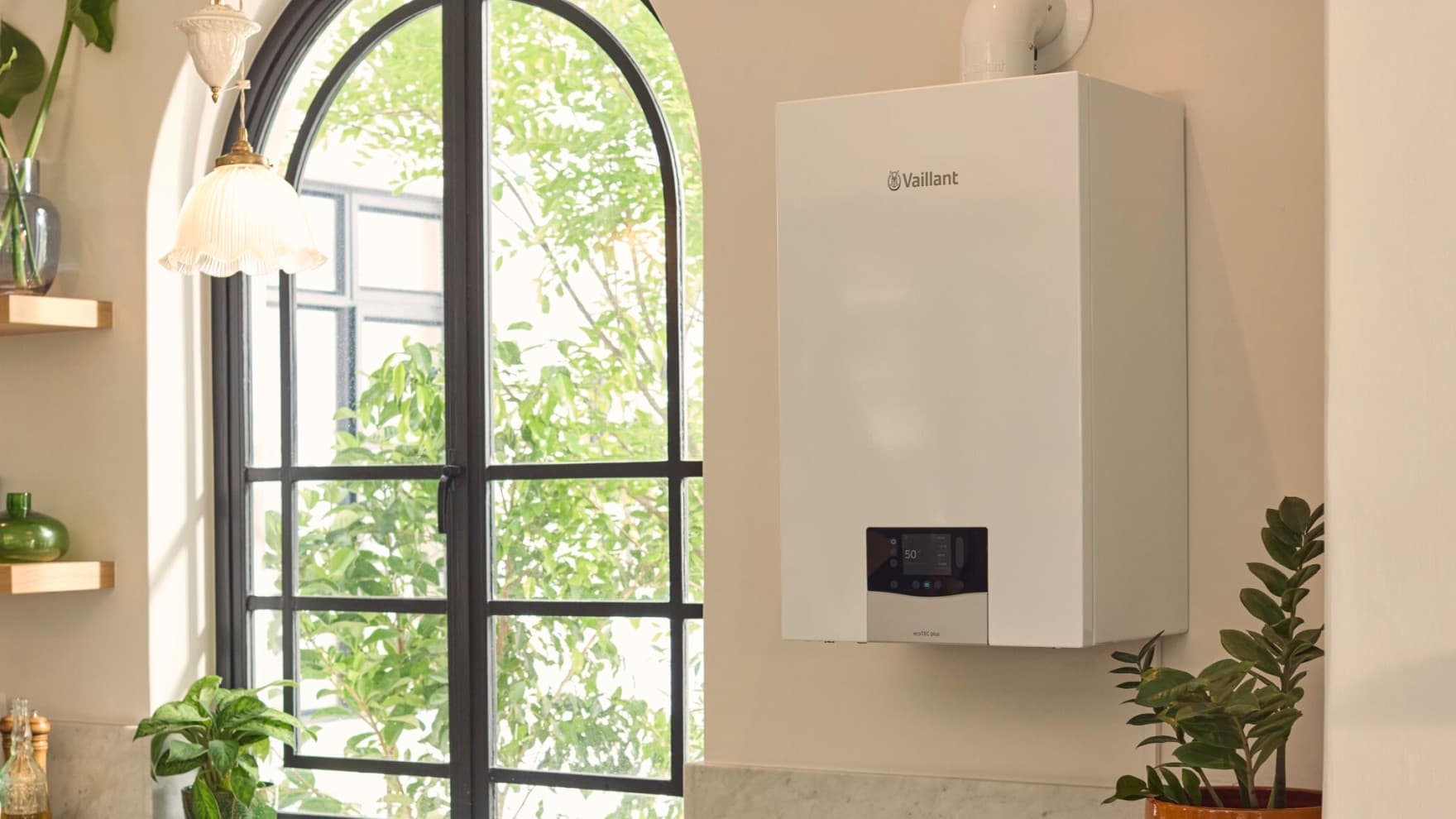 nástěnný plynový kondenzační kotel ecoTEC plus v kuchyni