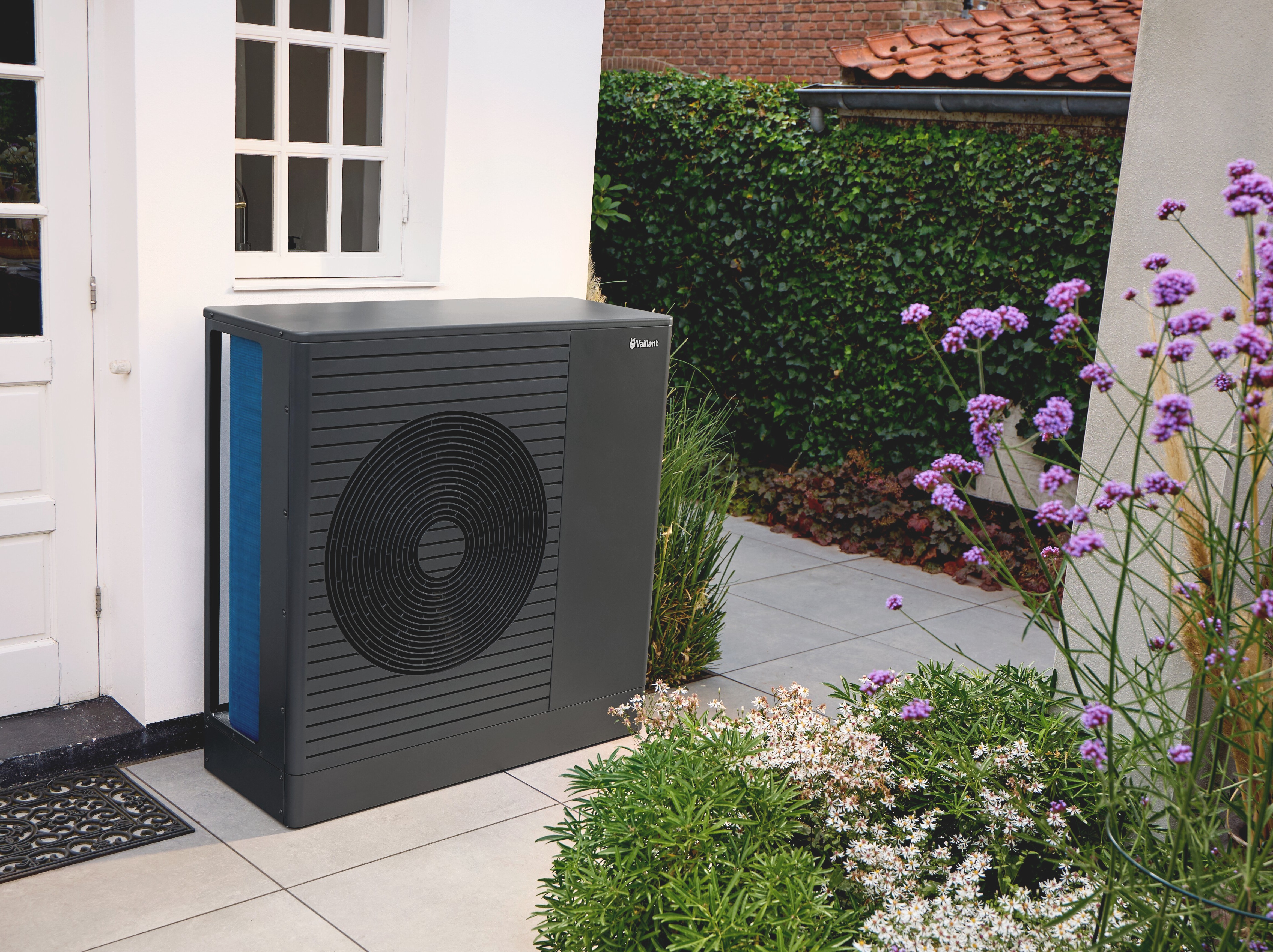 tepelné čerpadlo u okna