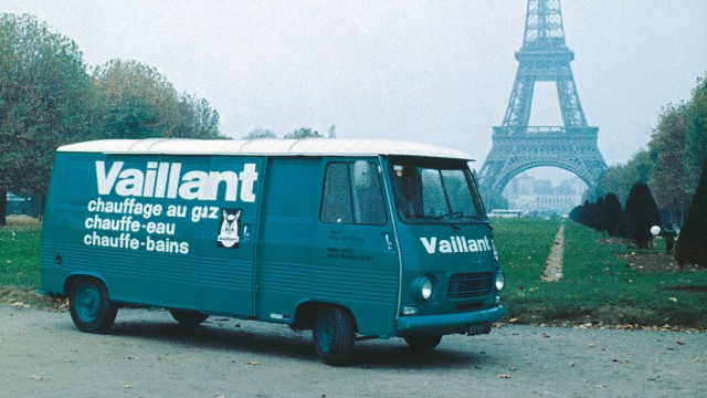 Dodávka Vaillant před Eiffelovou věží